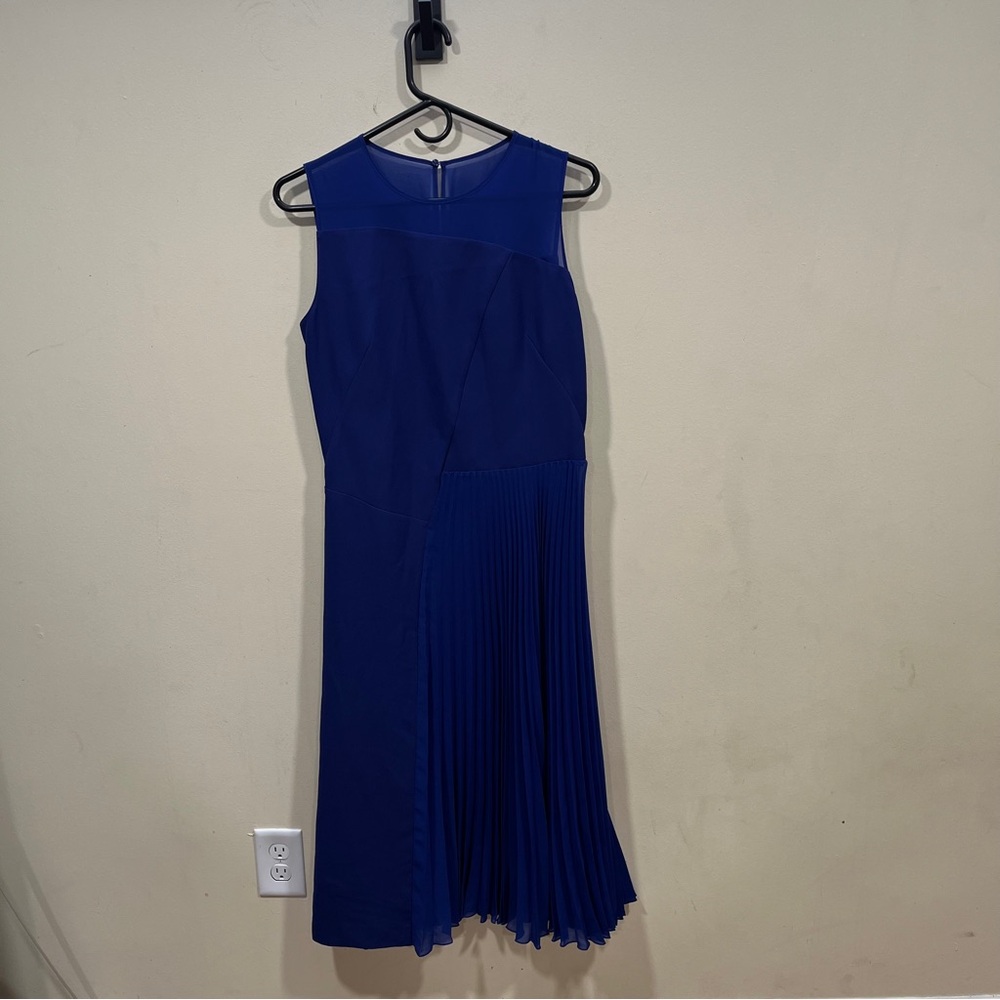 NWT BOSS sleeveless pleated dress in blue Dionira size US 4 fit & flare A-Line